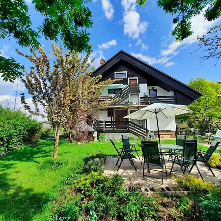 Holiday home Deerwood-large Relax With Castle View