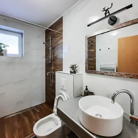 Holiday home Deerwood-large Relax With Castle View