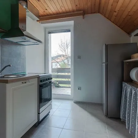 Deerwood-large Relax With Castle View