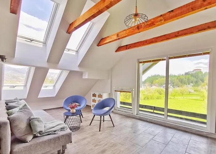 Deerwood-large Relax With Castle View 度假居