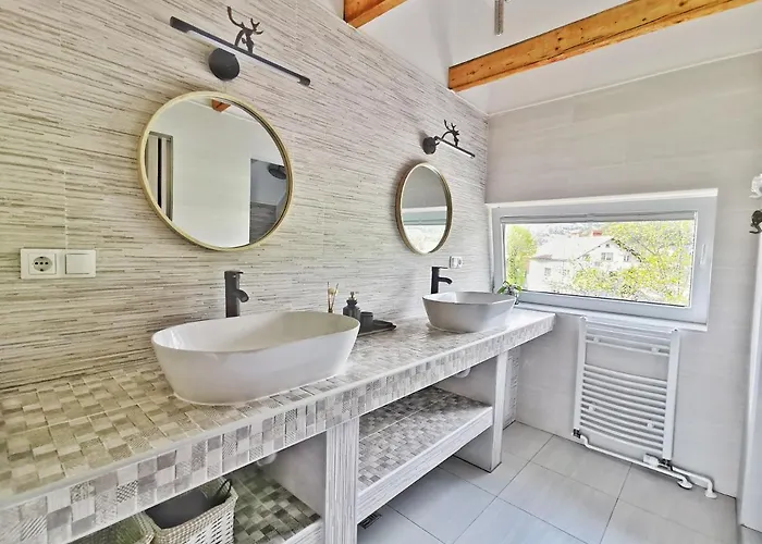 Deerwood-large Relax With Castle View Hébergement de vacances