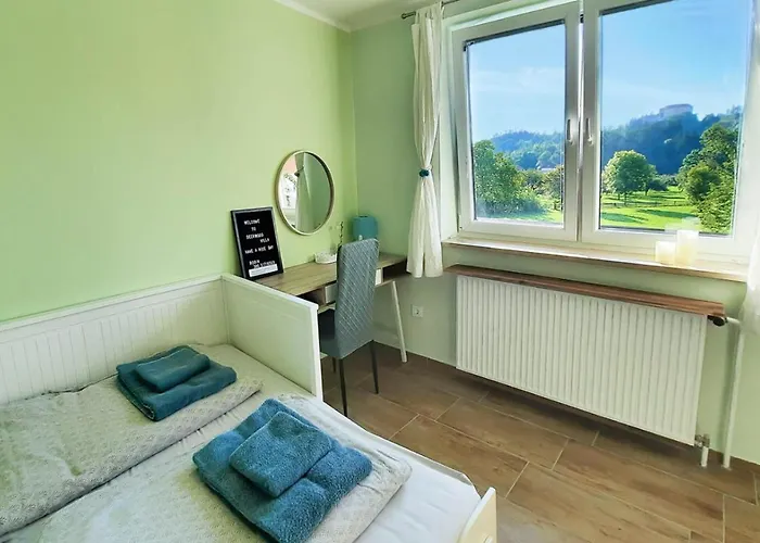 Deerwood-large Relax With Castle View 度假居