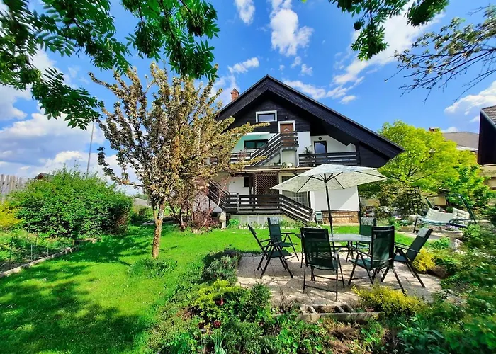 度假居 Deerwood-large Relax With Castle View